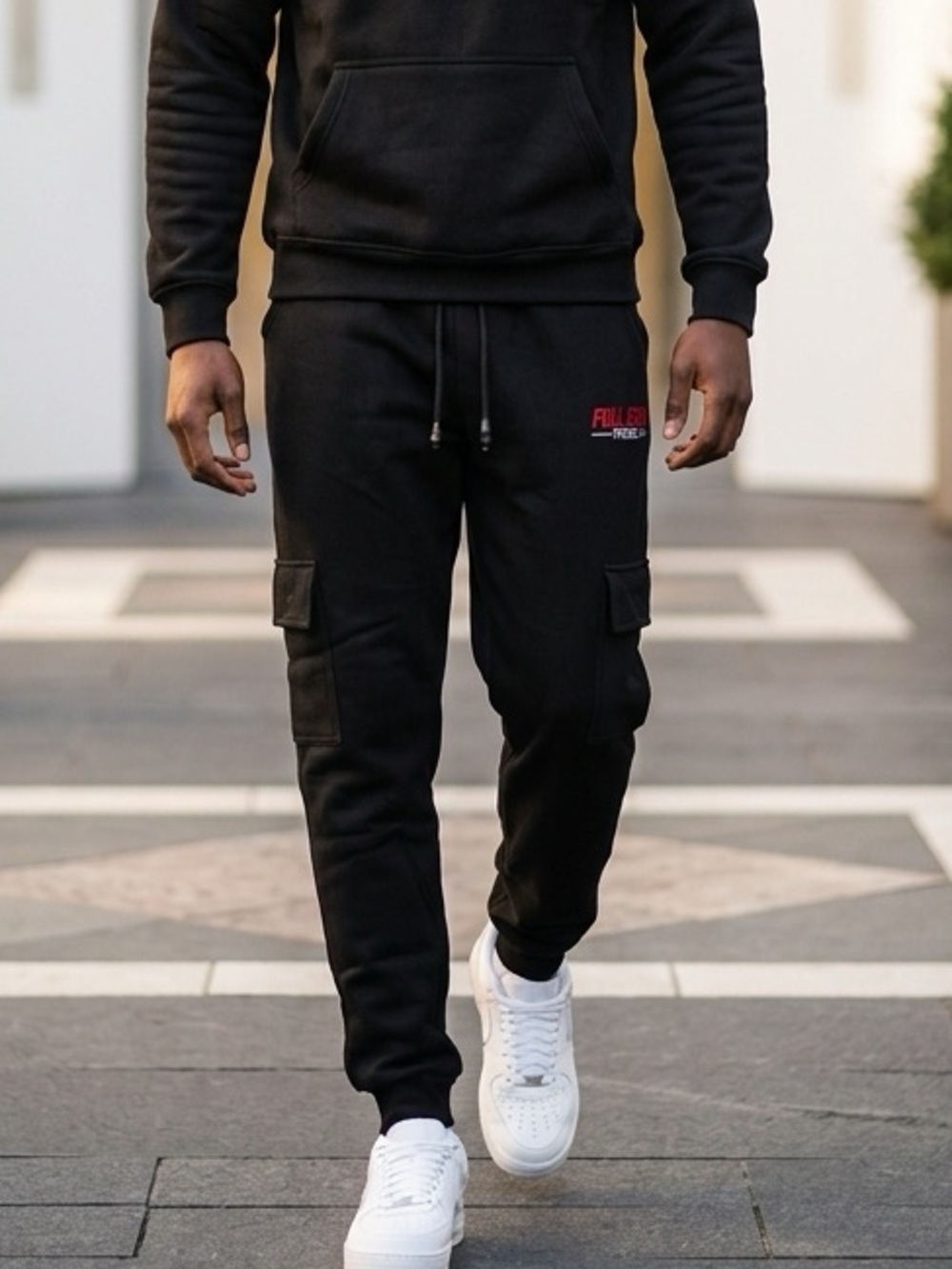 NWT Full Send Men’s Black Cargo Joggers Sweatpants Logo on Leg - Size M